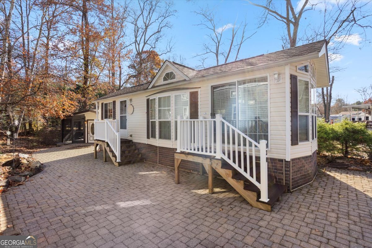 130 Creekview Drive Cleveland GA 30528