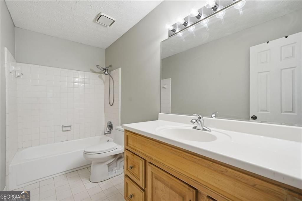 1104 Woodcliff Drive Atlanta GA 30350