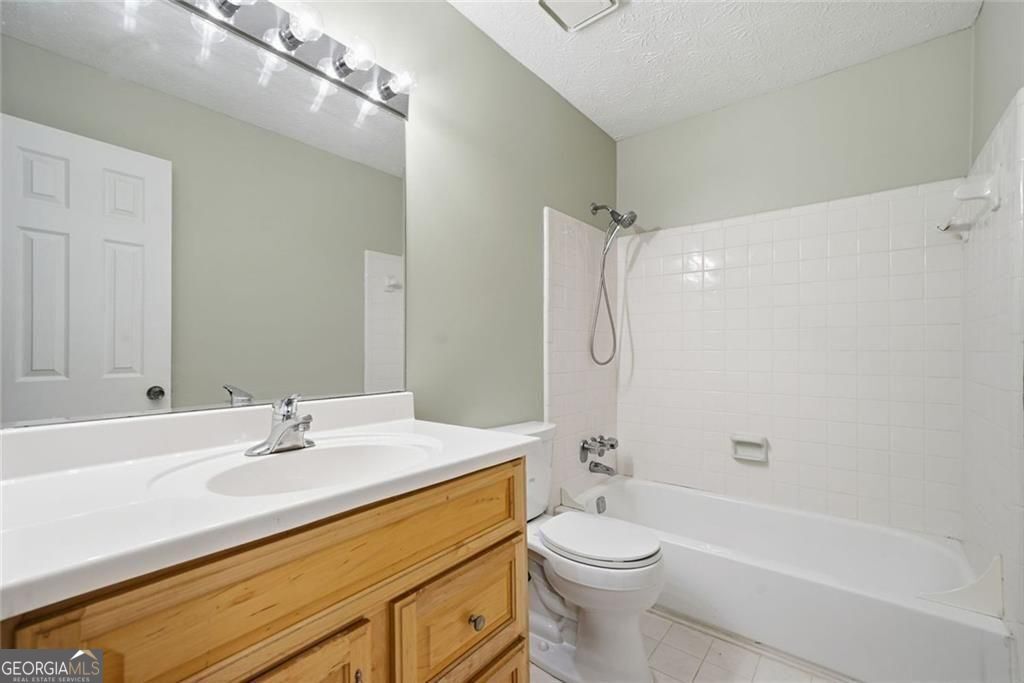 1104 Woodcliff Drive Atlanta GA 30350