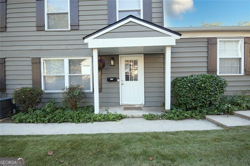 1348 Surrey Lane SW Marietta GA 30008
