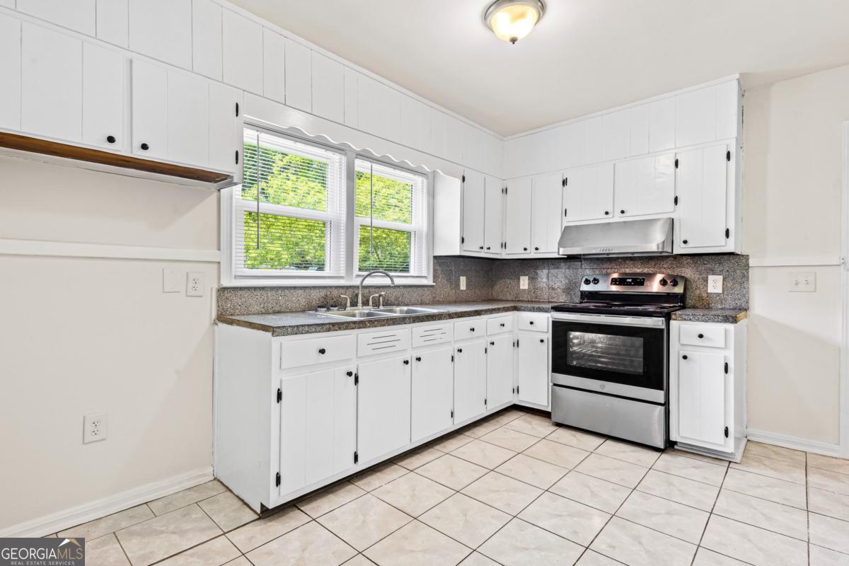 3211 Hollydale Drive SW Atlanta GA 30311