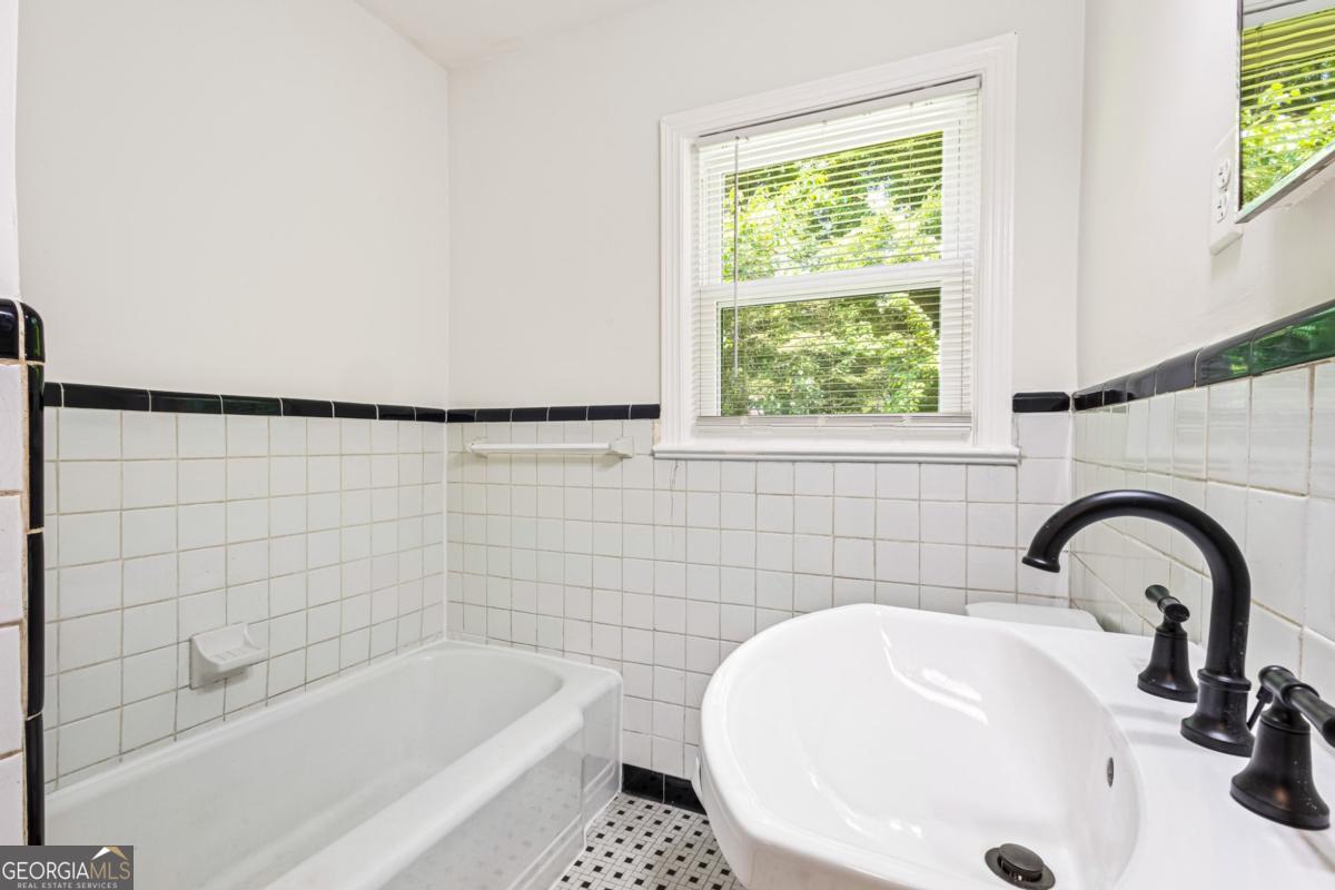 3211 Hollydale Drive SW Atlanta GA 30311