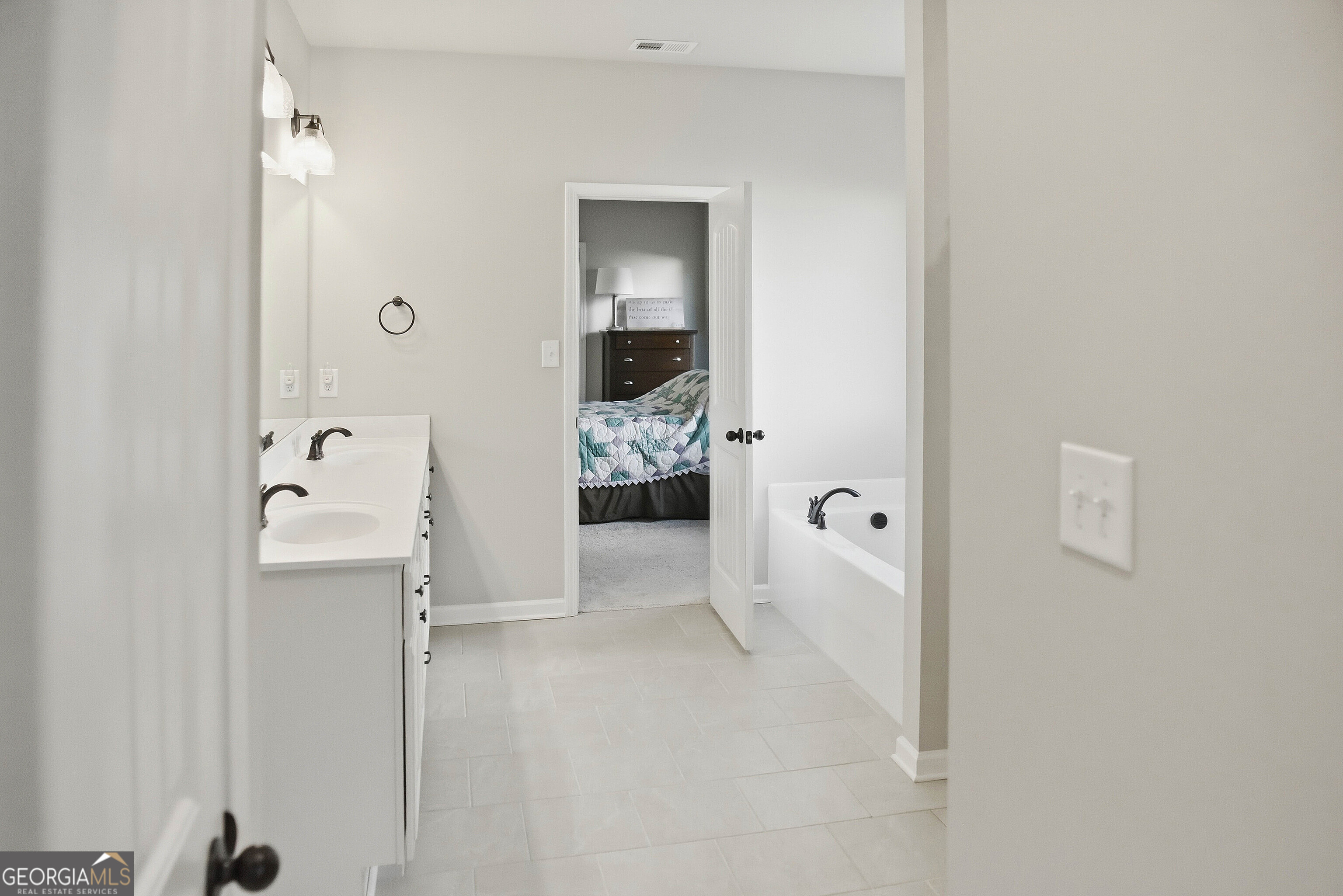 1202 Knowles Alley Griffin GA 30224