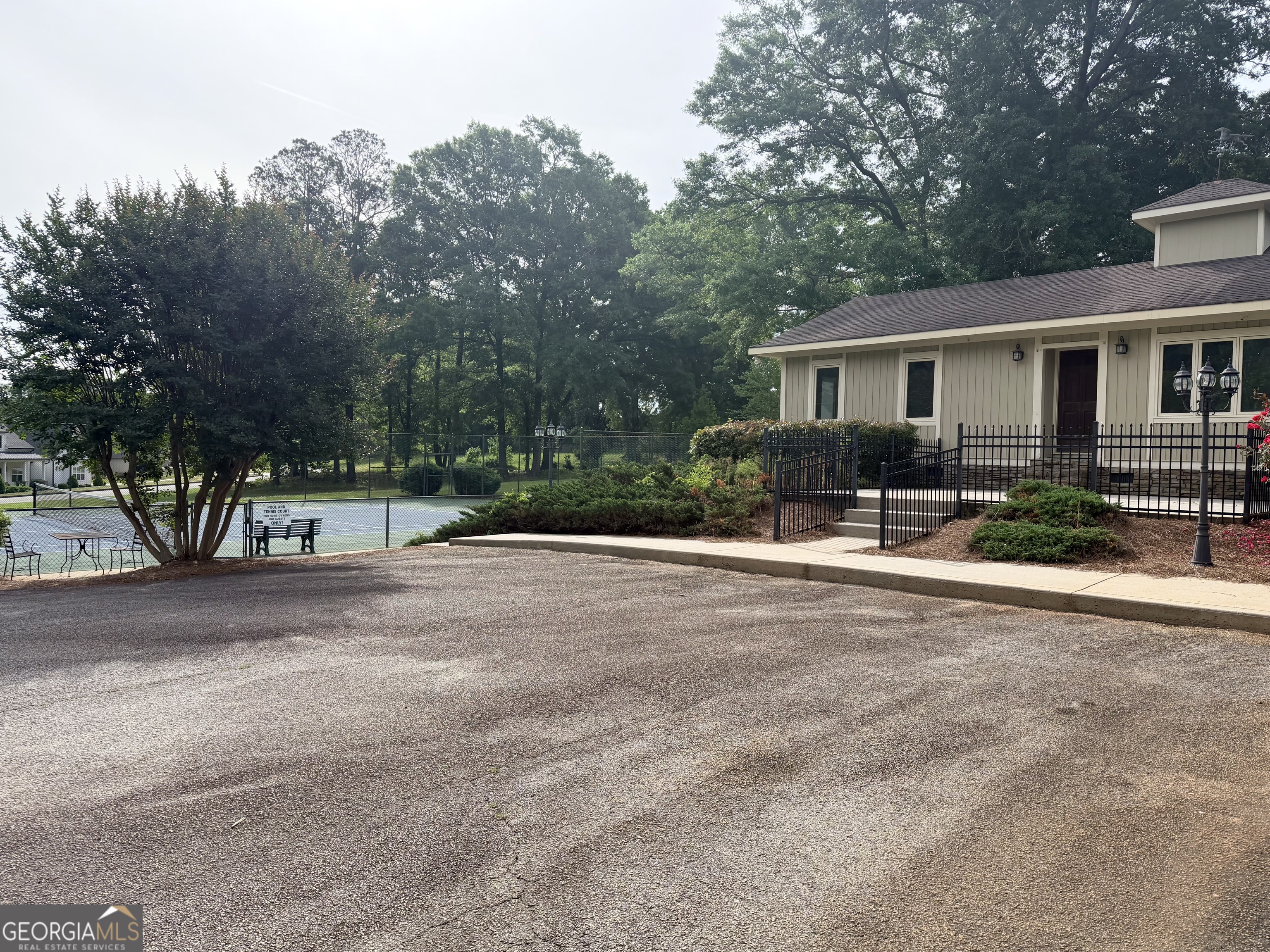 1202 Knowles Alley Griffin GA 30224