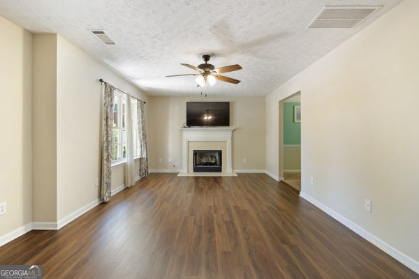 3812 Emperors Cove Snellville GA 30039