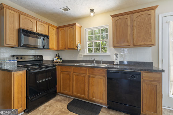 3812 Emperors Cove Snellville GA 30039