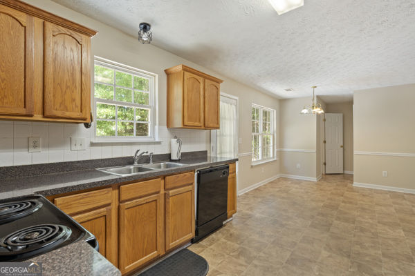 3812 Emperors Cove Snellville GA 30039