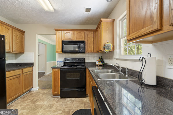 3812 Emperors Cove Snellville GA 30039