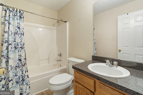 3812 Emperors Cove Snellville GA 30039