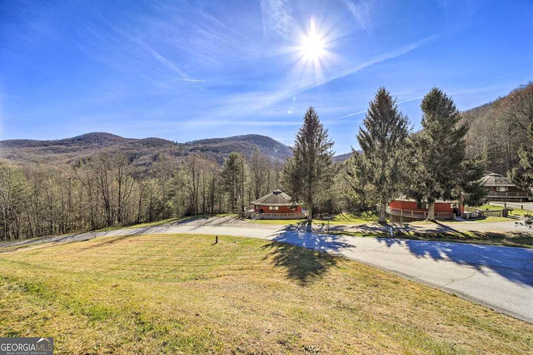 30 Spy Glass Circle Unit J Circle Dillard GA 30537