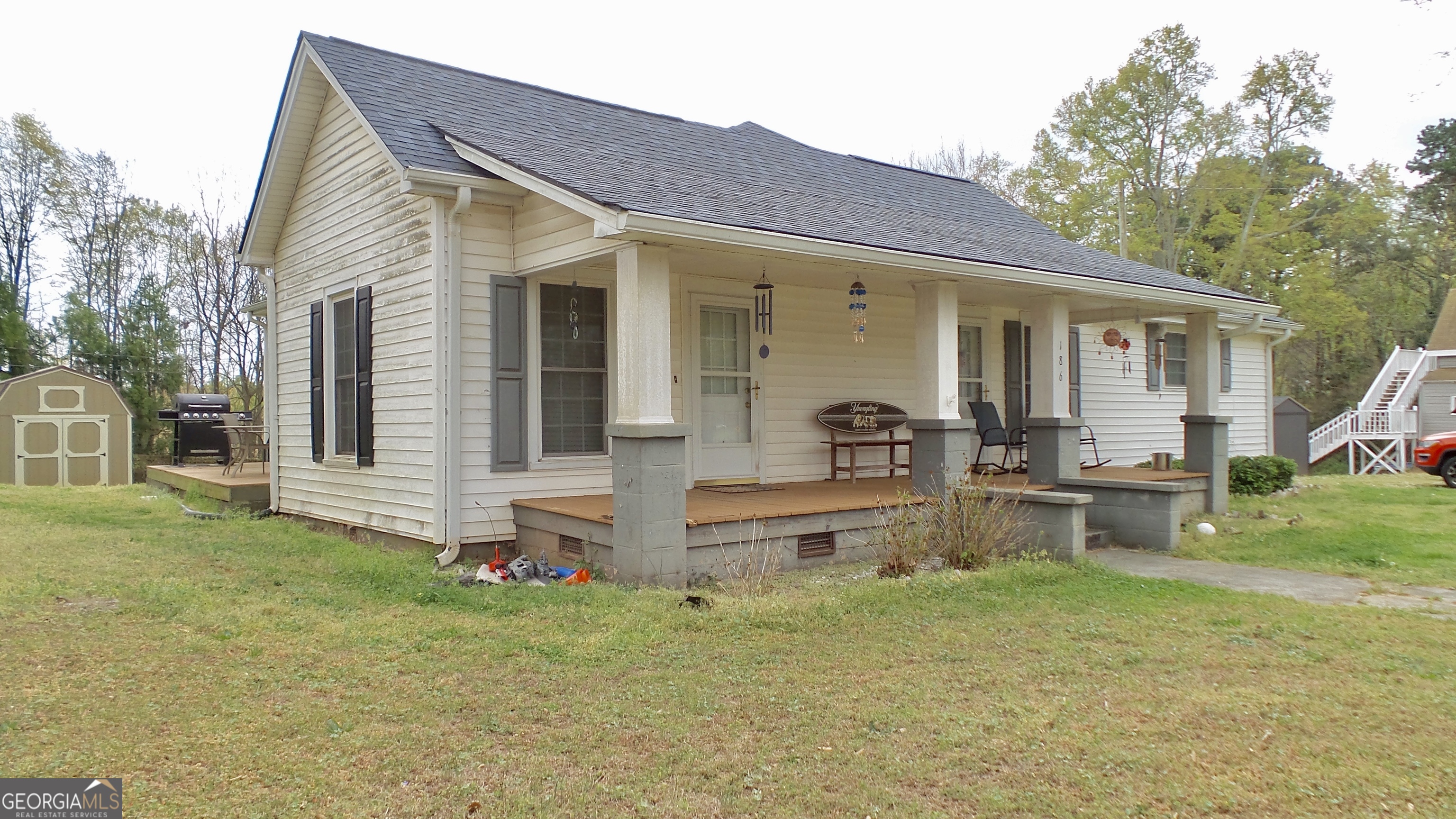 186 Railroad Avenue Lula GA 30554
