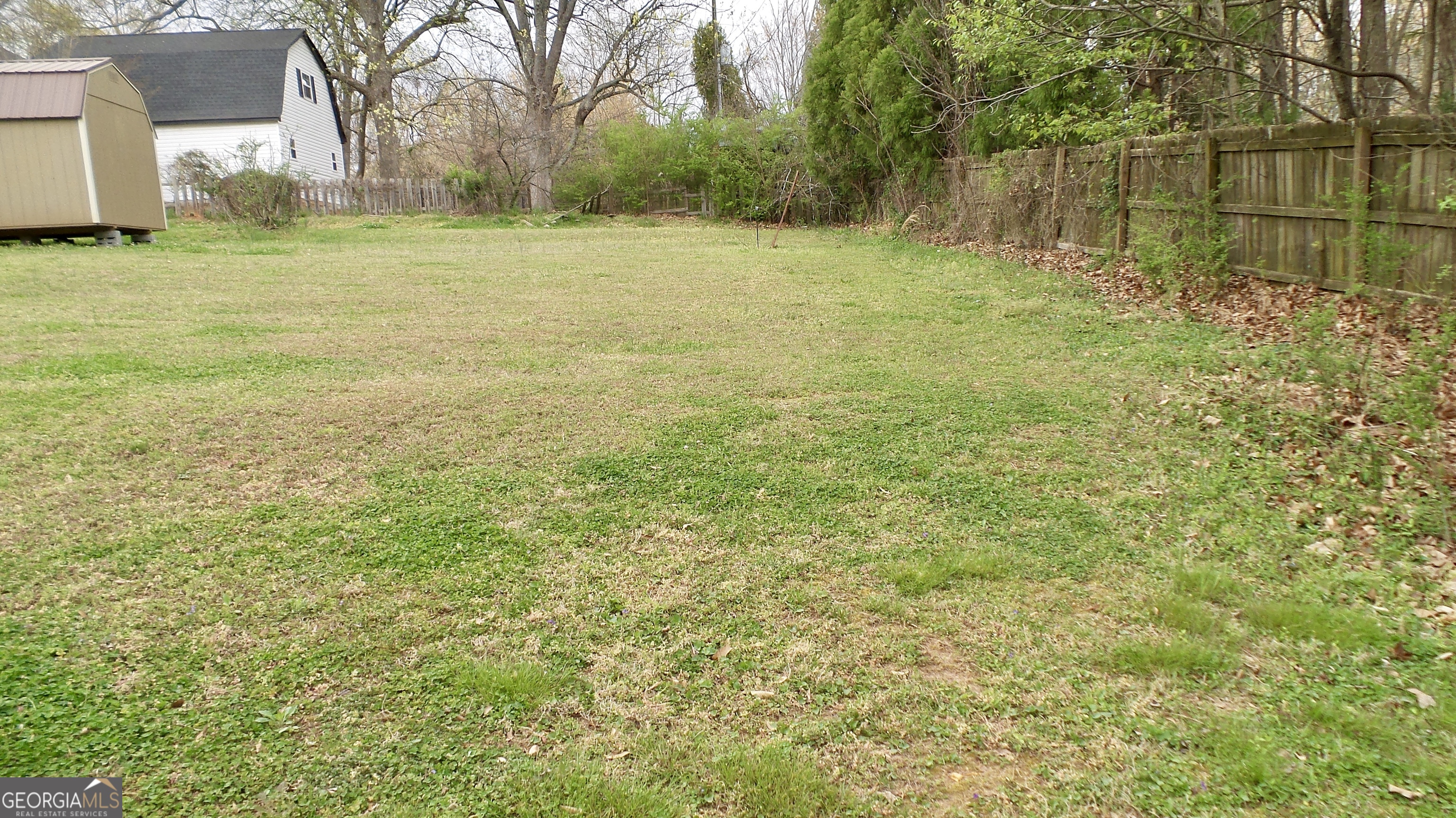186 Railroad Avenue Lula GA 30554