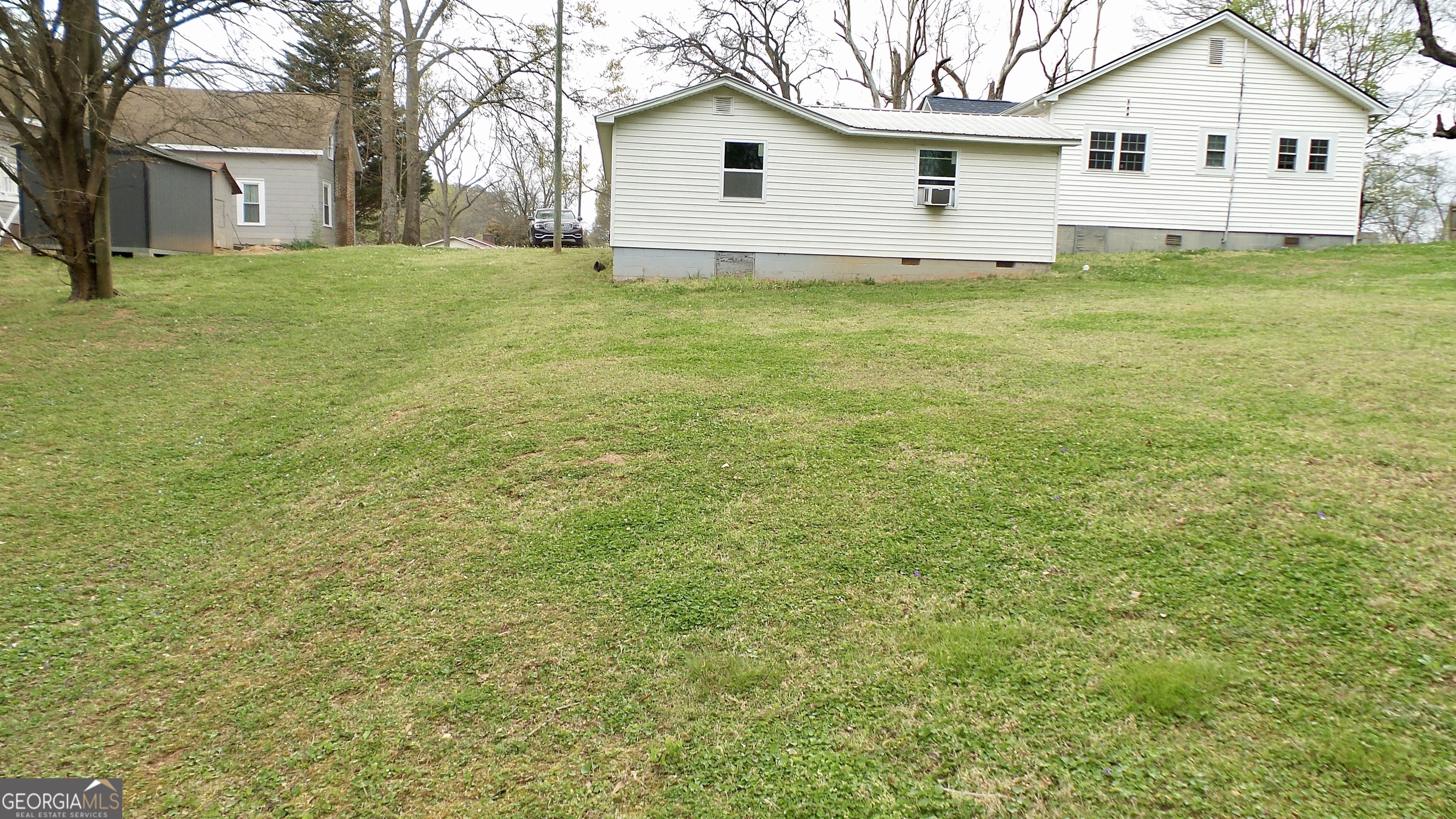 186 Railroad Avenue Lula GA 30554