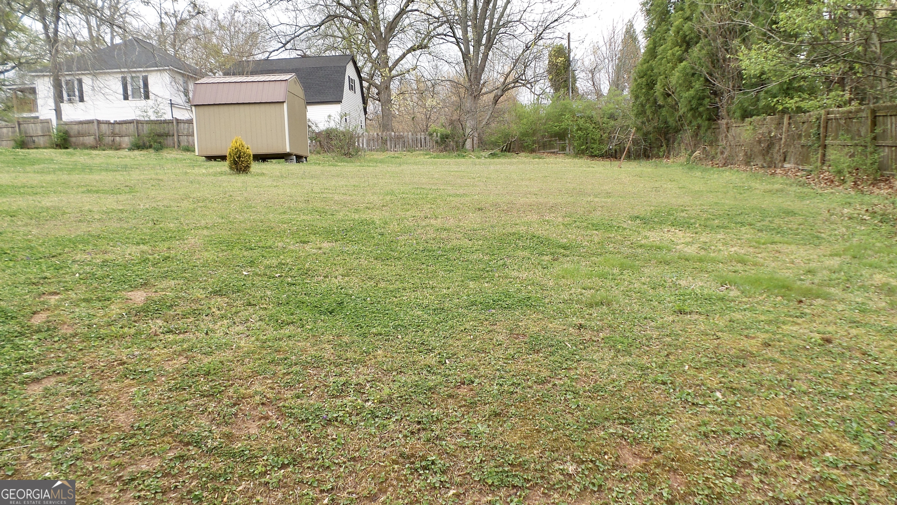 186 Railroad Avenue Lula GA 30554