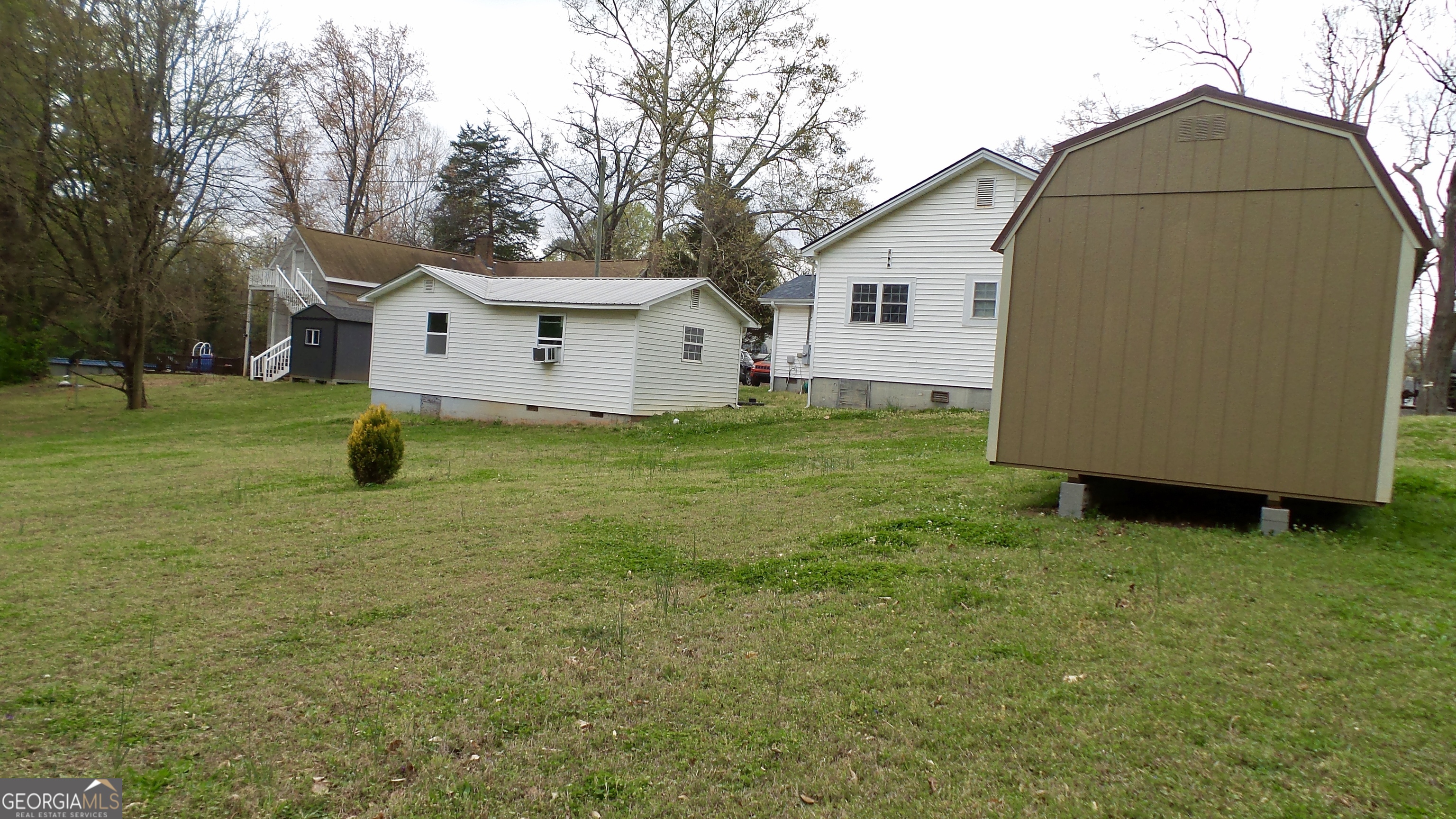 186 Railroad Avenue Lula GA 30554