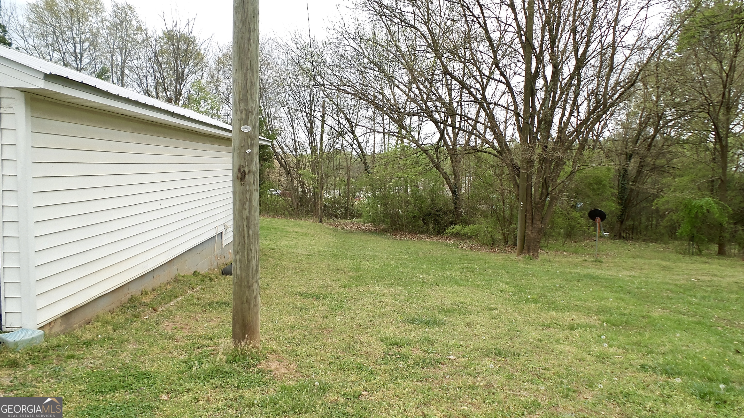 186 Railroad Avenue Lula GA 30554