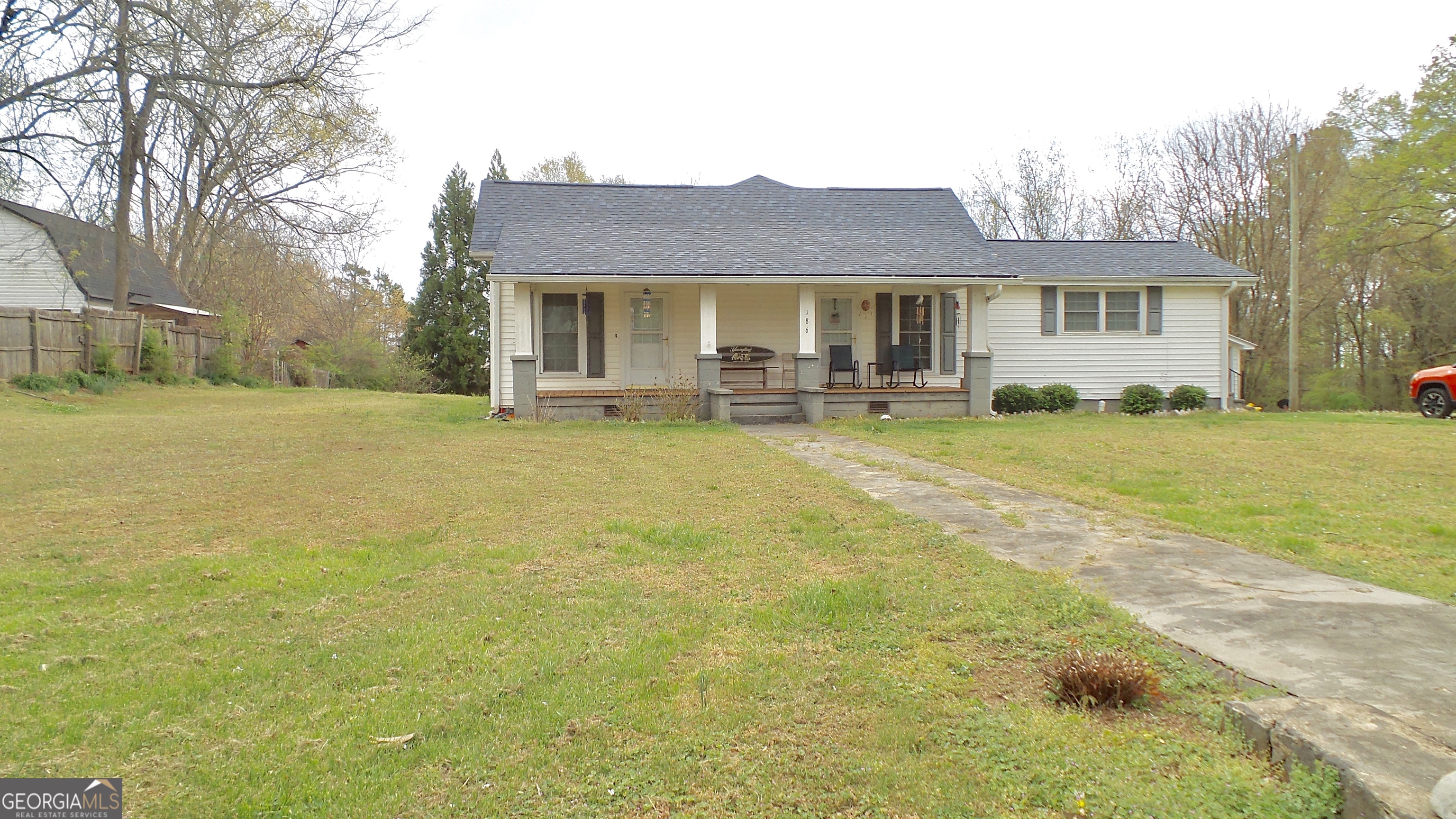 186 Railroad Avenue Lula GA 30554