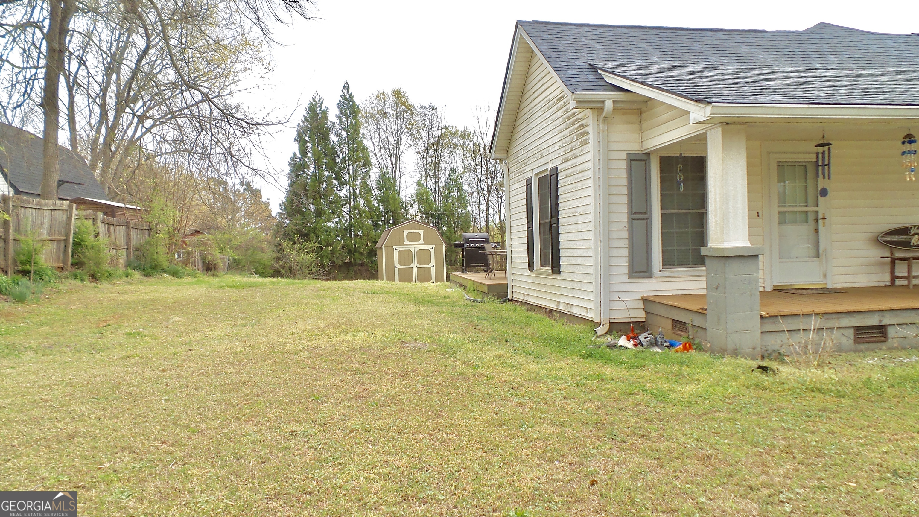 186 Railroad Avenue Lula GA 30554