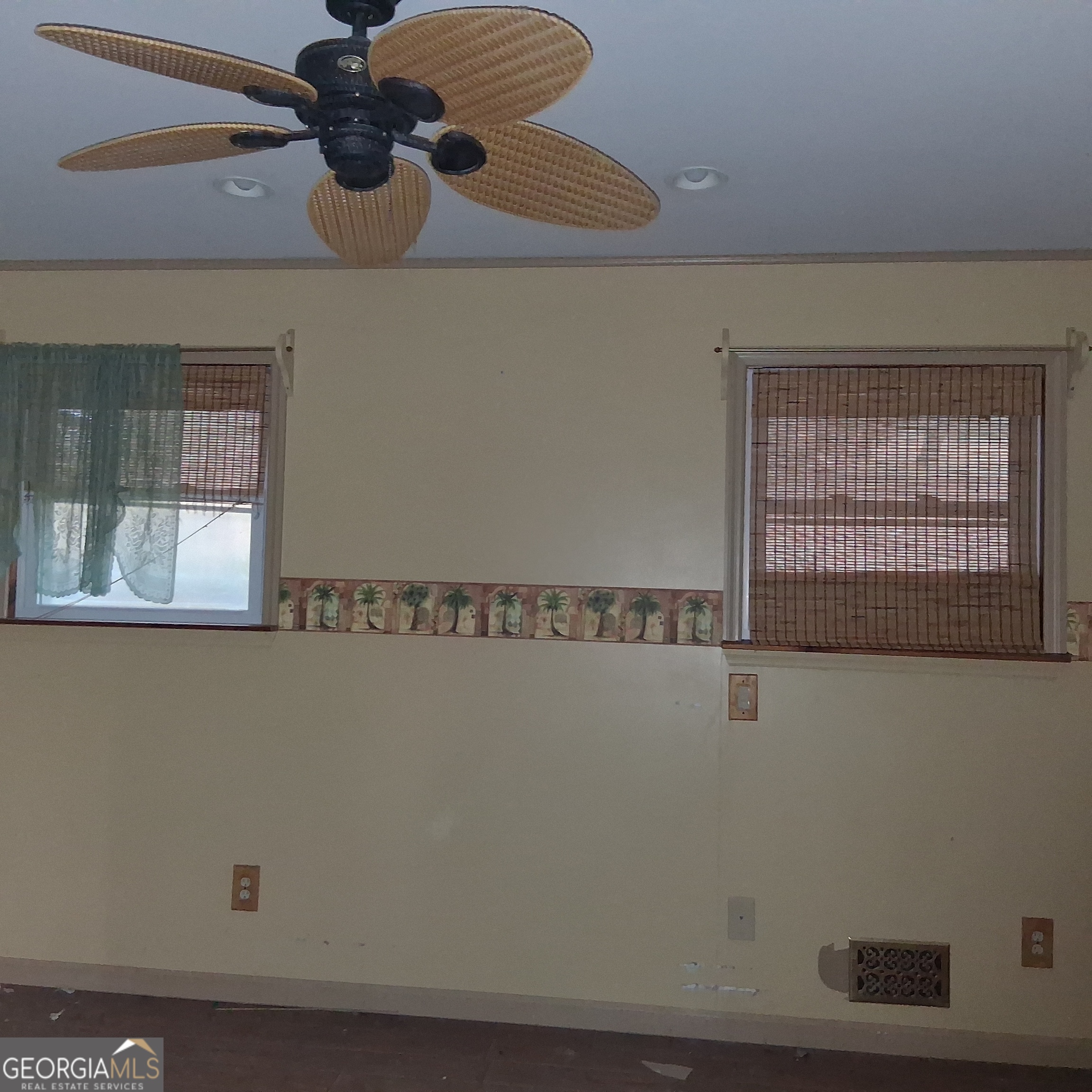 733 Chateau Drive Silver Creek GA 30173
