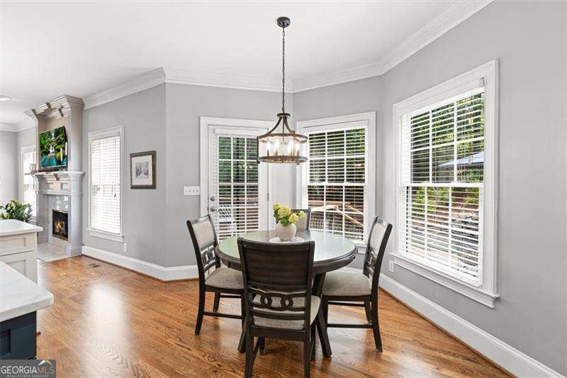 1020 Knoll Terrace Roswell GA 30075