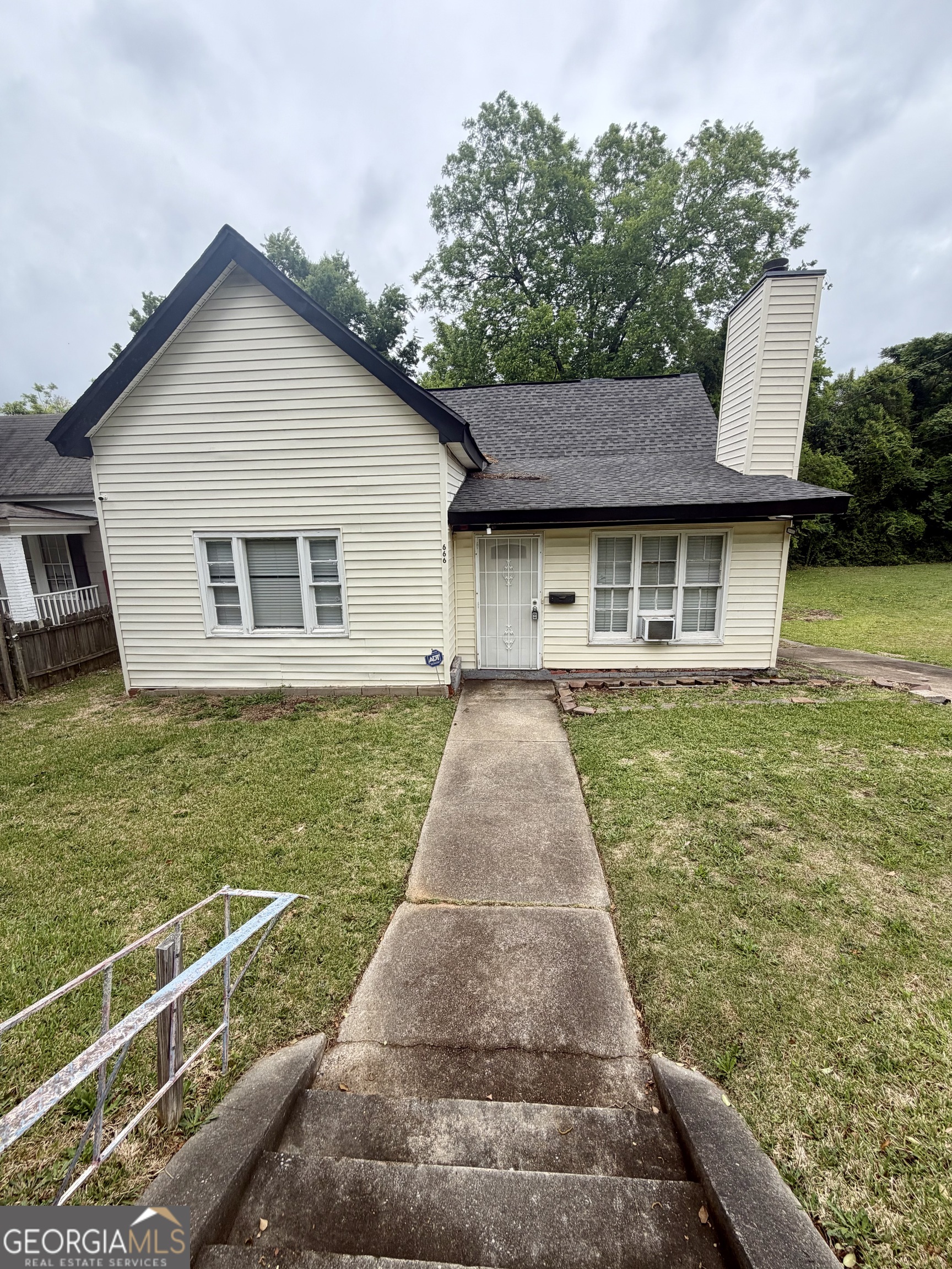 666 Woolfolk Street Macon GA 31217