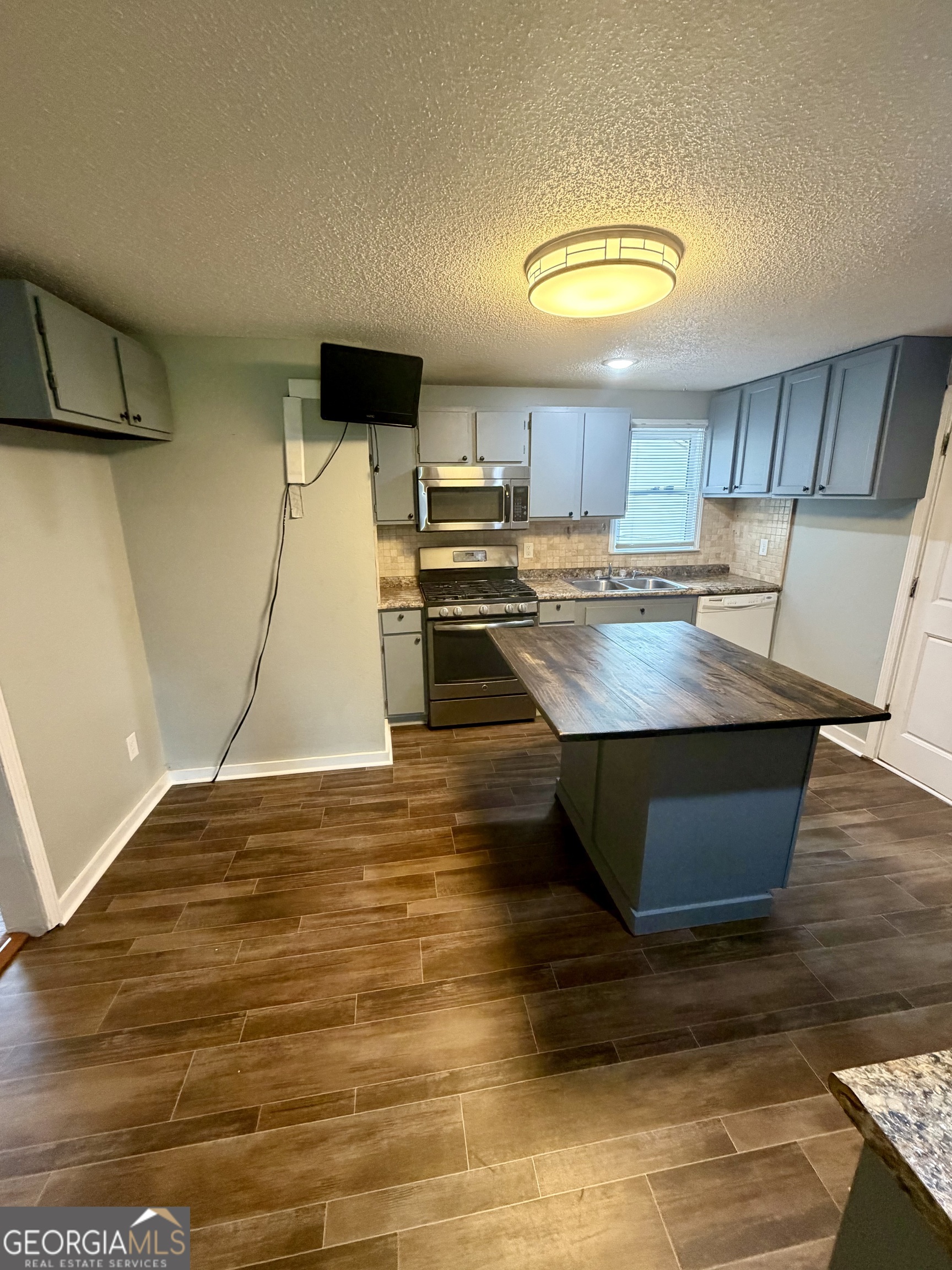 666 Woolfolk Street Macon GA 31217