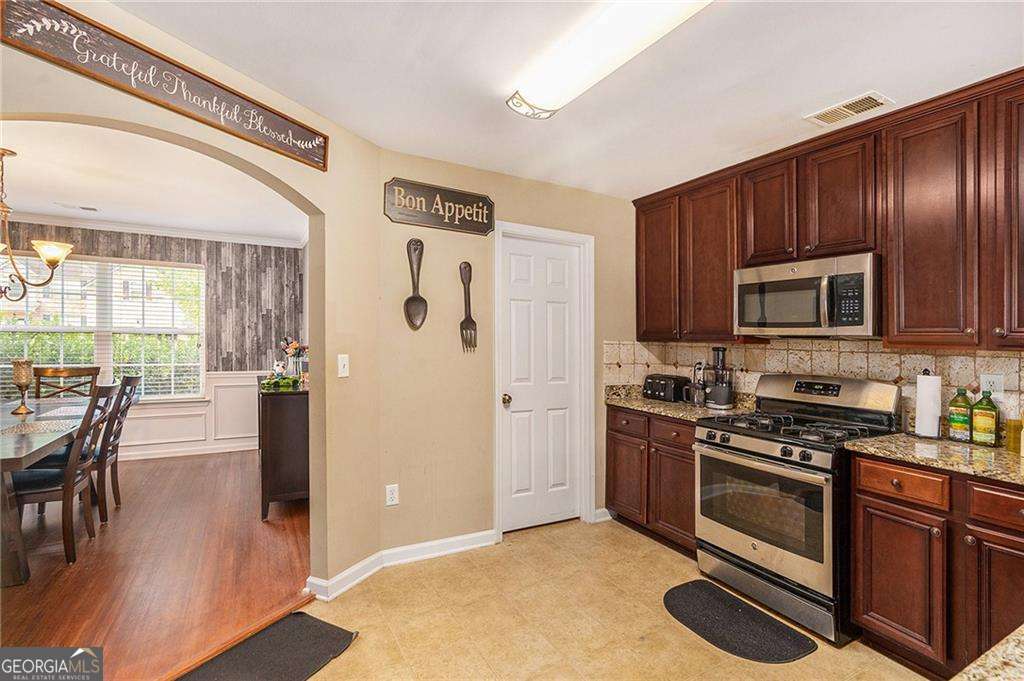 1200 Pendley Point Hampton GA 30228