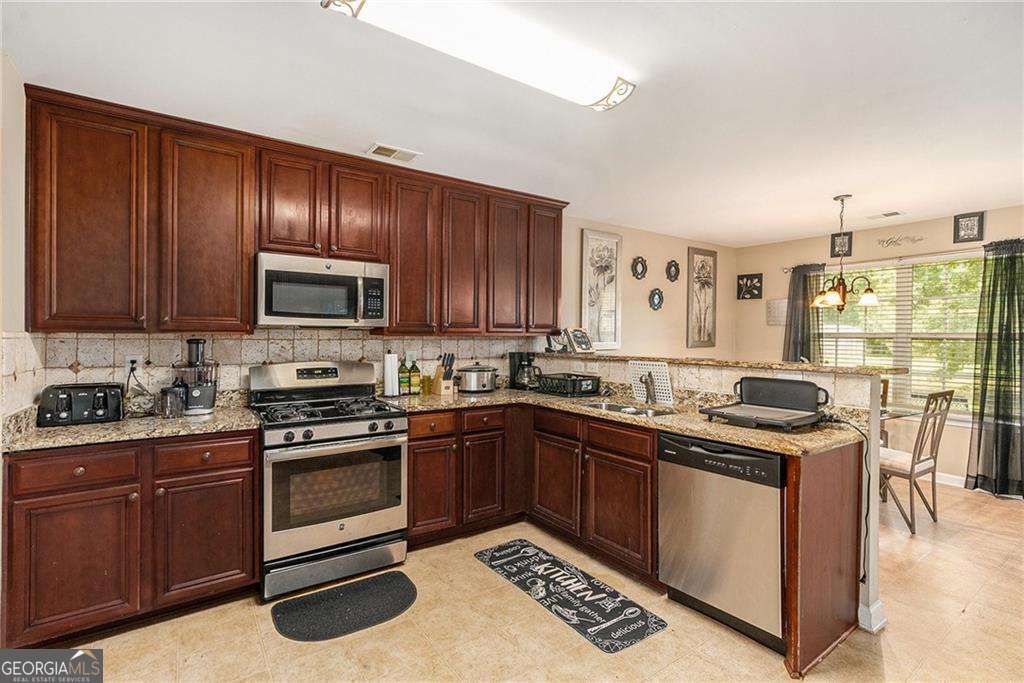1200 Pendley Point Hampton GA 30228