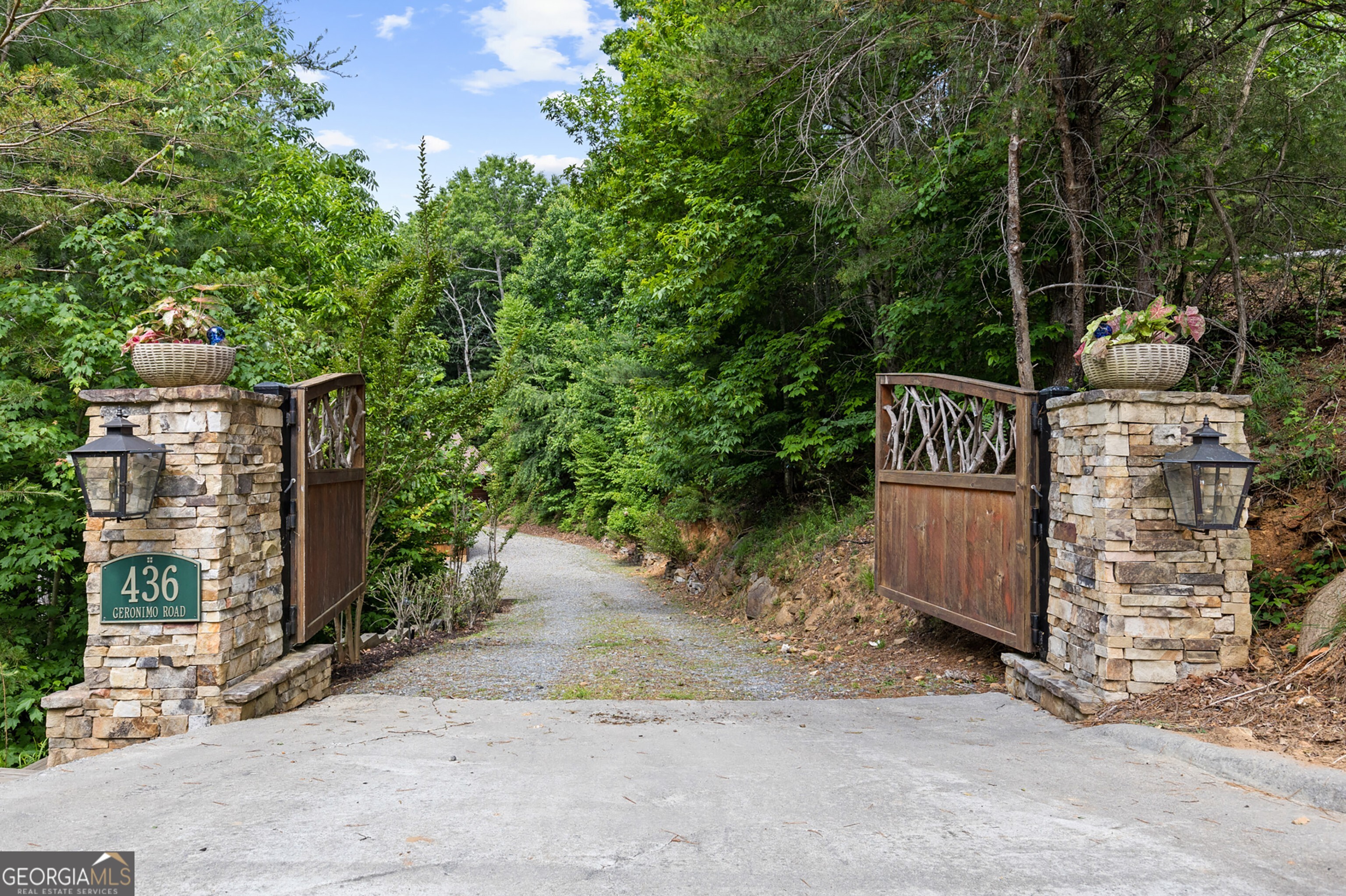 436 Geronimo Road Blue Ridge GA 30513