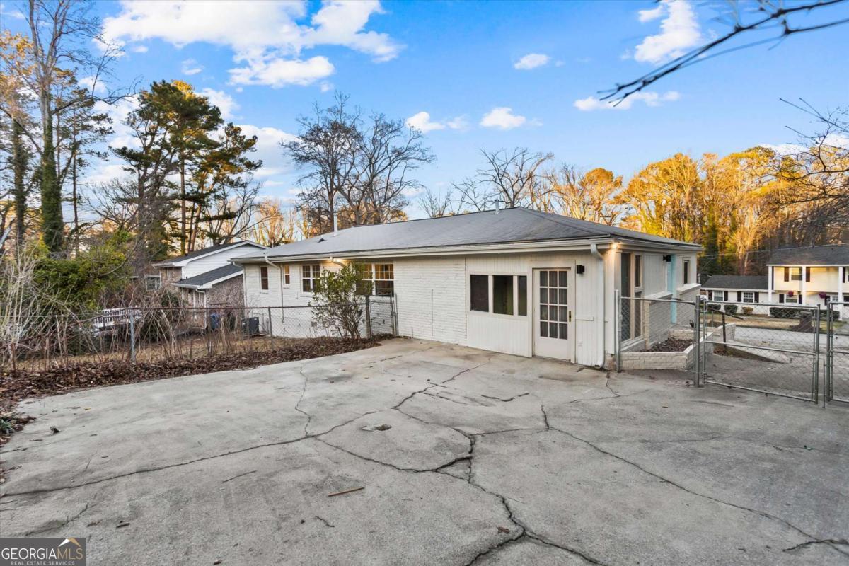1891 Valley Ridge Drive SW Atlanta GA 30331