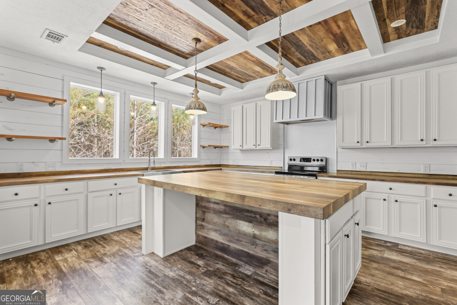 1262 Penny Morris Road Baxley GA 31513