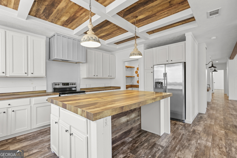1262 Penny Morris Road Baxley GA 31513