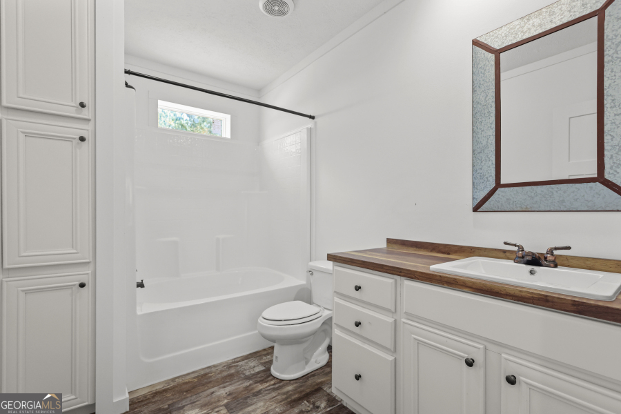 1262 Penny Morris Road Baxley GA 31513