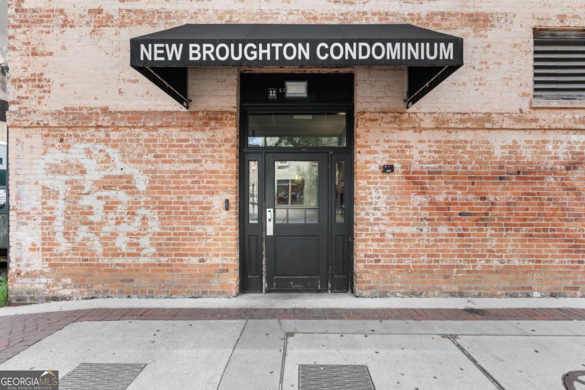 310 W Broughton Street Savannah GA 31401