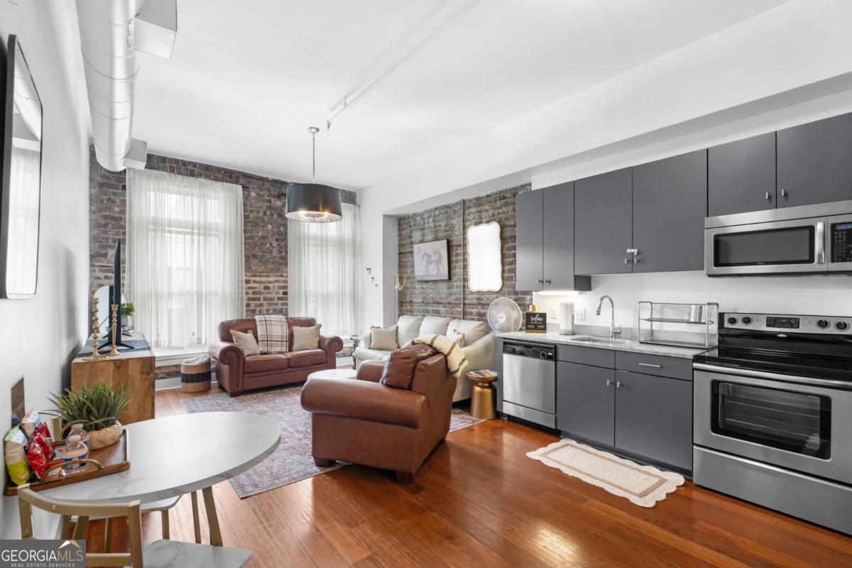 310 W Broughton Street Savannah GA 31401