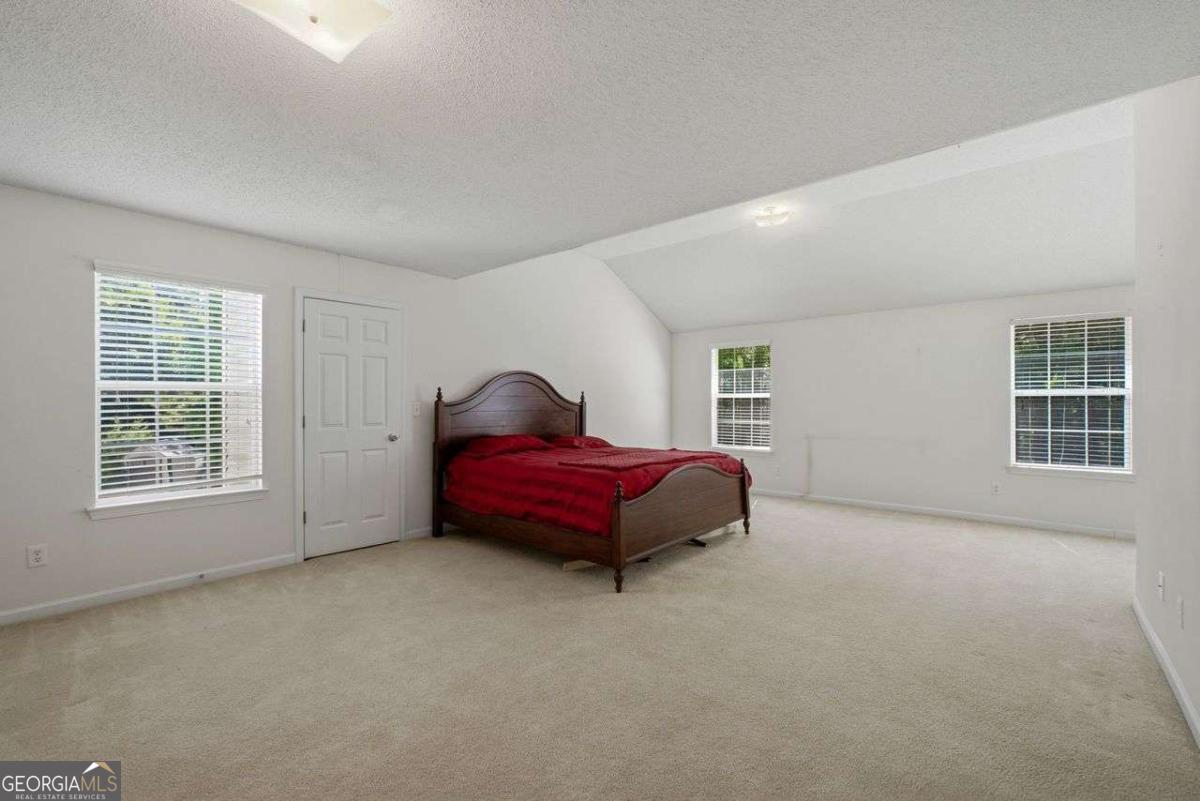 385 Kentwood Springs Drive Hampton GA 30228