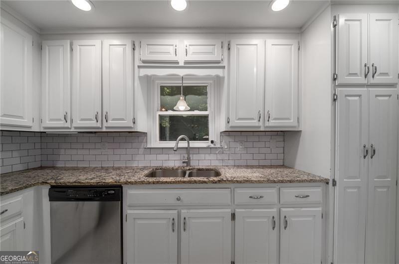 111 Allatoona Drive Woodstock GA 30189
