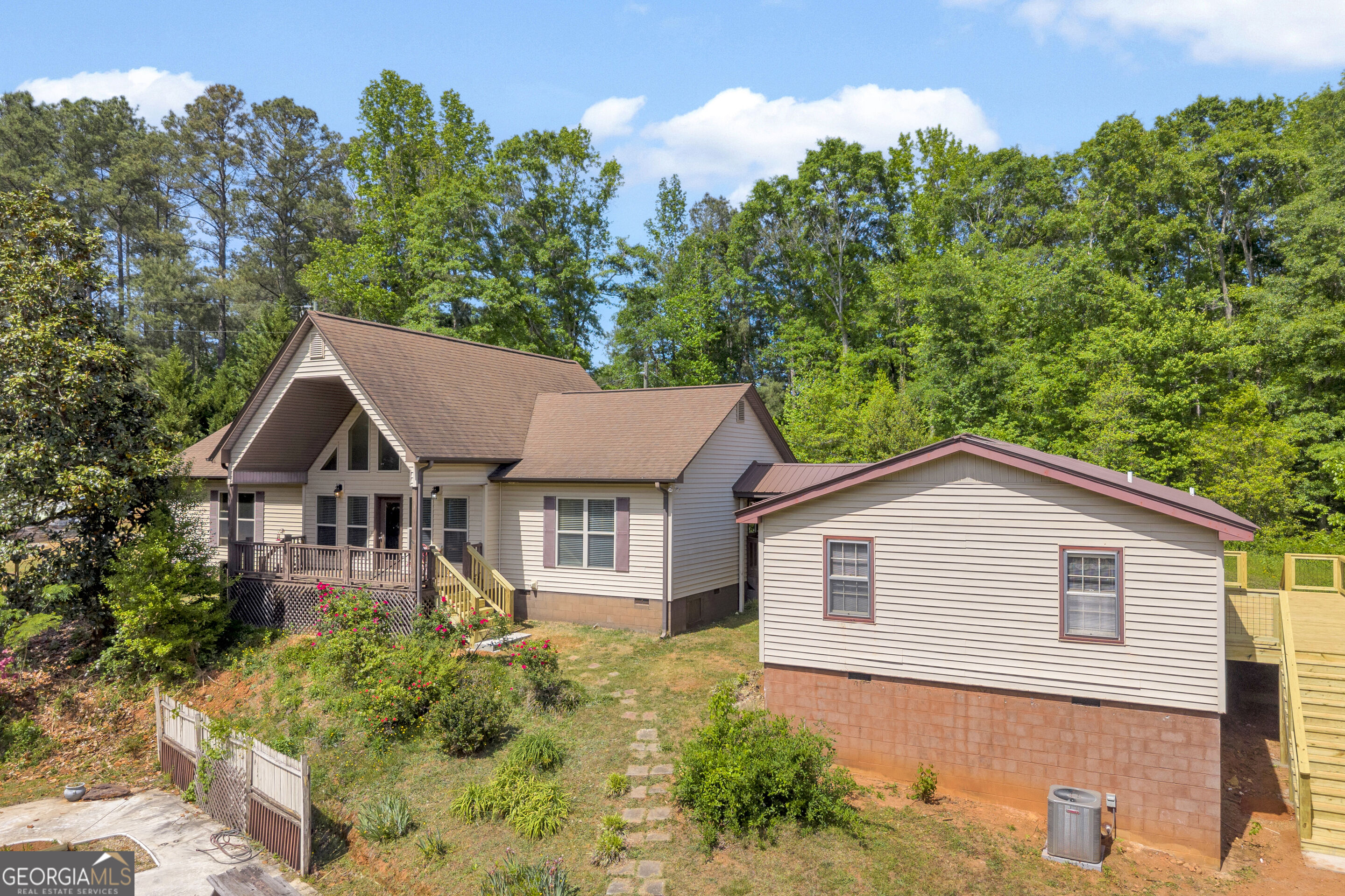 1894 Athens Road Carnesville GA 30521