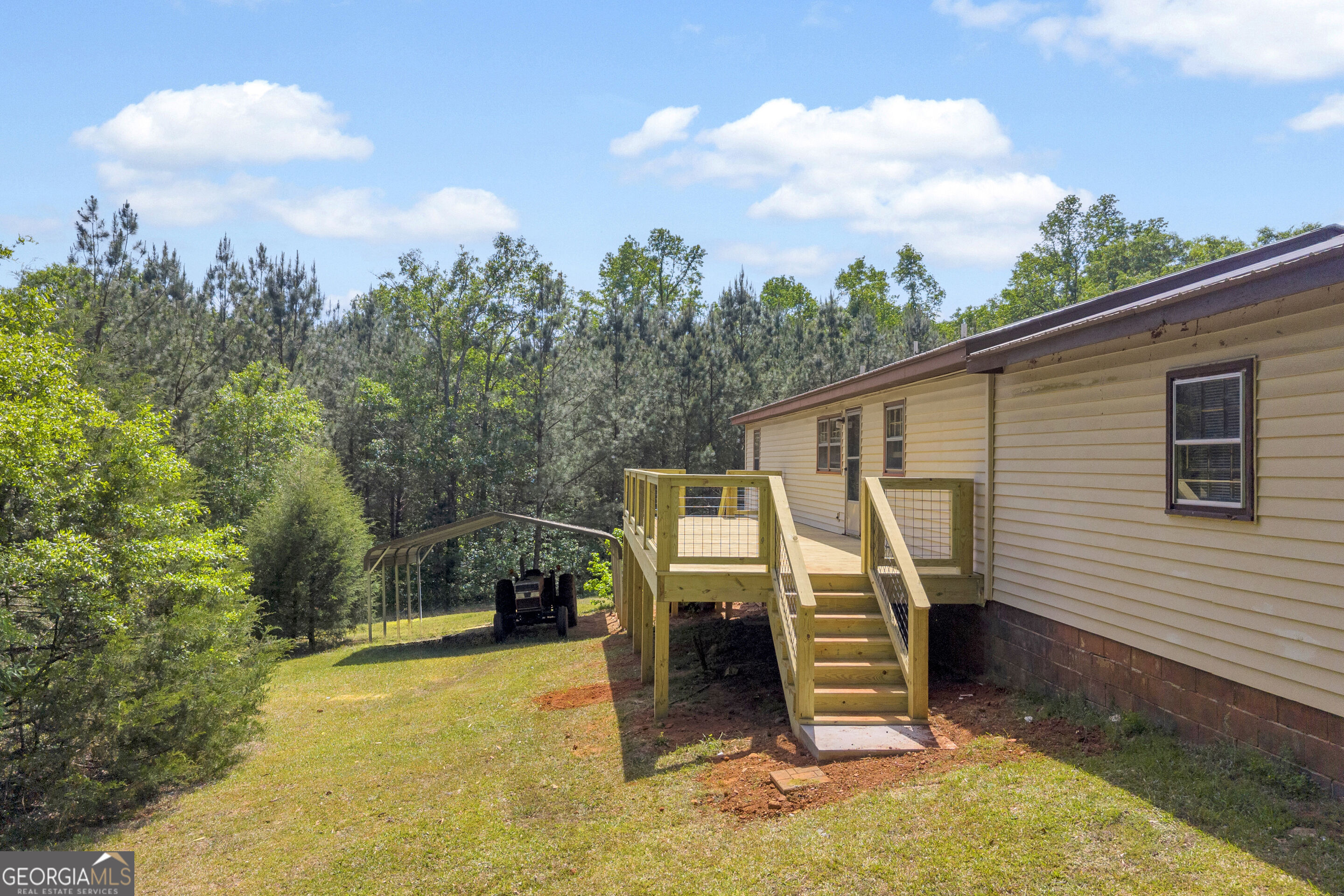 1894 Athens Road Carnesville GA 30521