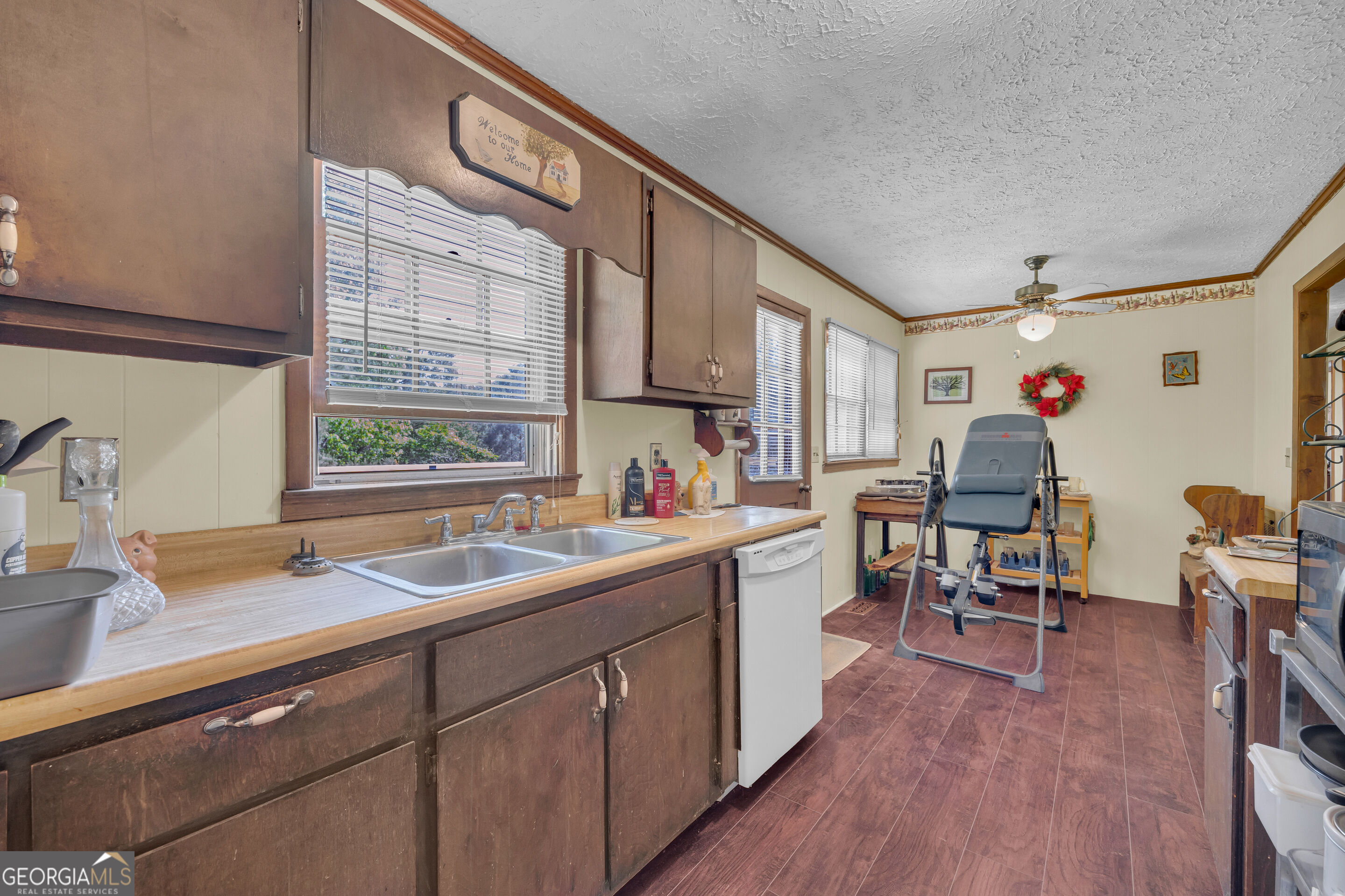 1894 Athens Road Carnesville GA 30521