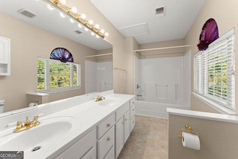 208 Clint Street Cleveland GA 30528