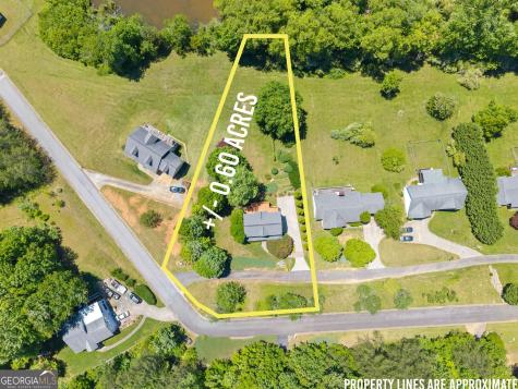 208 Clint Street Cleveland GA 30528
