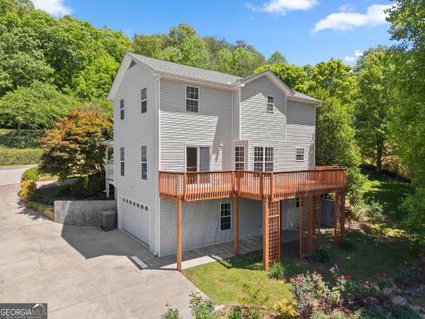 208 Clint Street Cleveland GA 30528