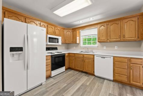 208 Clint Street Cleveland GA 30528