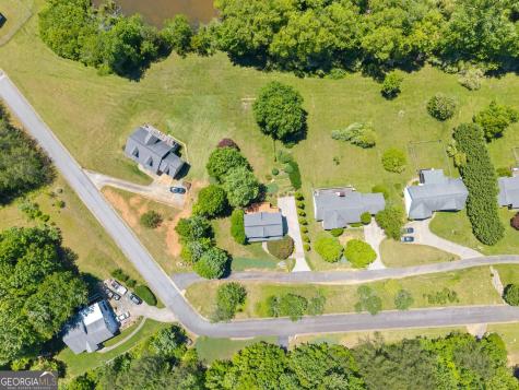 208 Clint Street Cleveland GA 30528