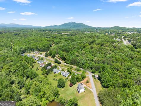 208 Clint Street Cleveland GA 30528