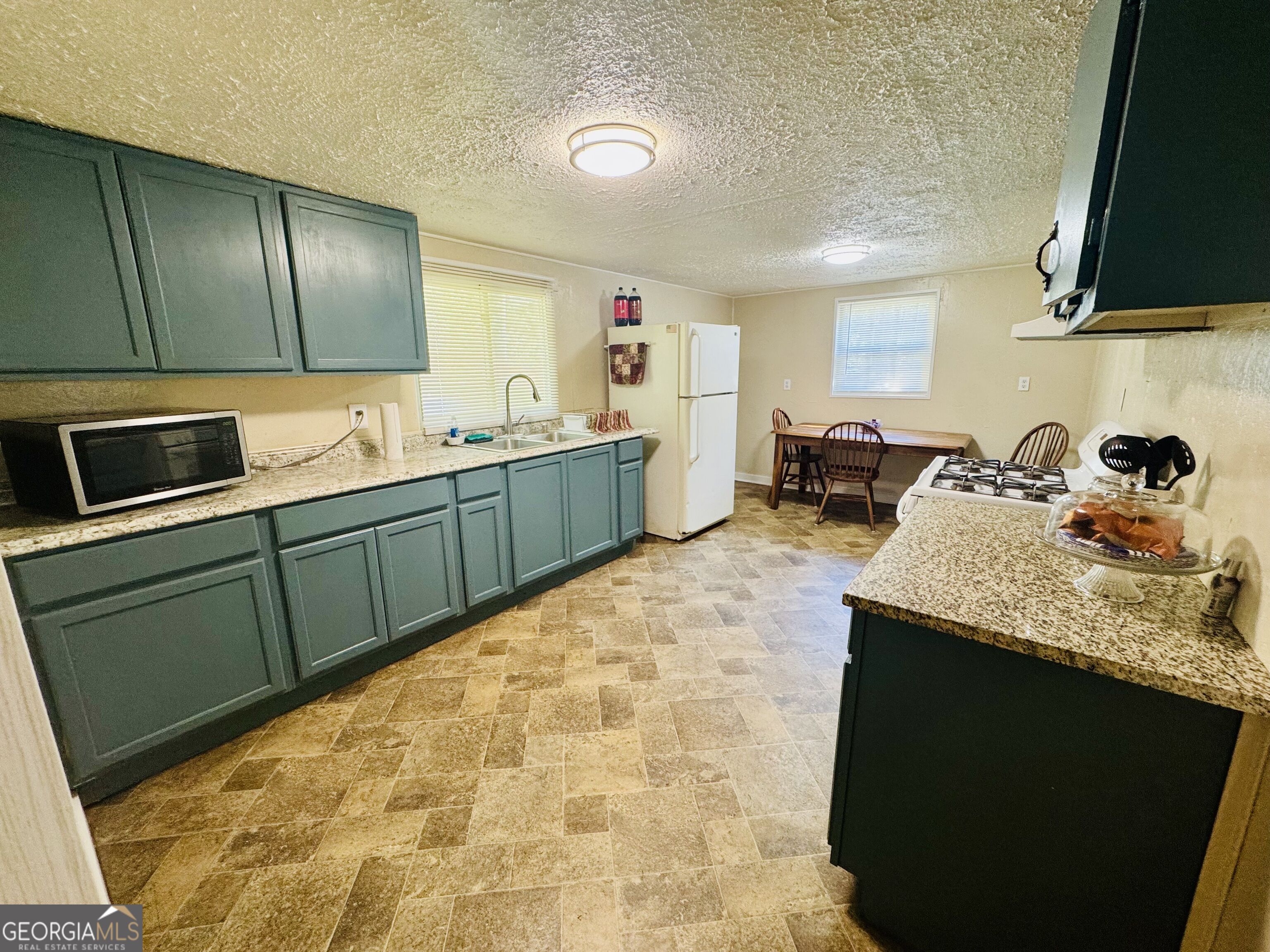 482 E Pine Lake Drive West Point GA 31833