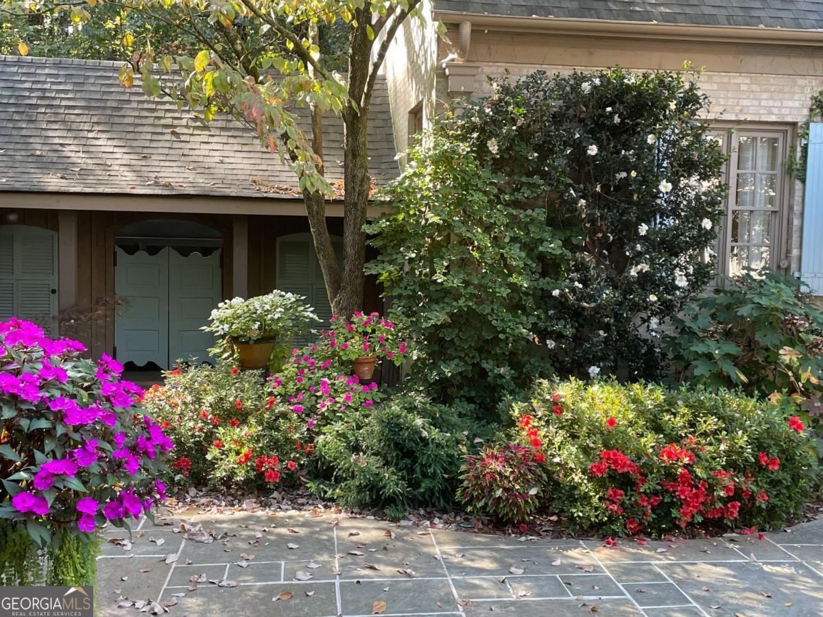 554 E New Salem Common NW Marietta GA 30064
