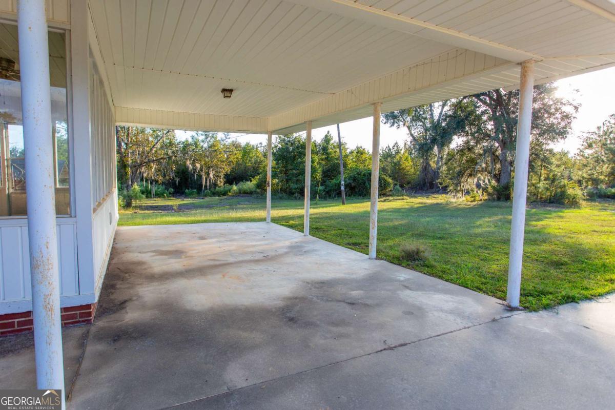 4360 E River Road Baxley GA 31513