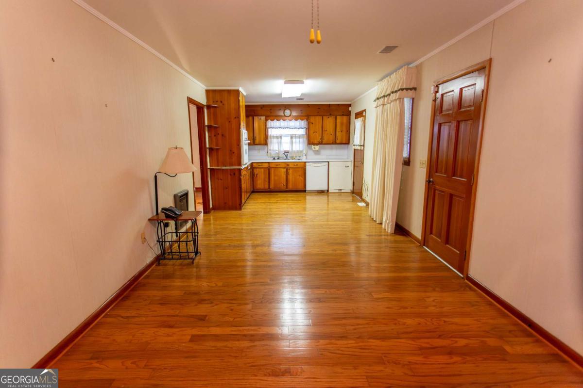 4360 E River Road Baxley GA 31513